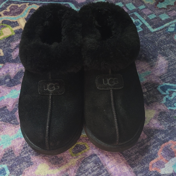 UGG Shoes - UGG Women's Black Slippers
